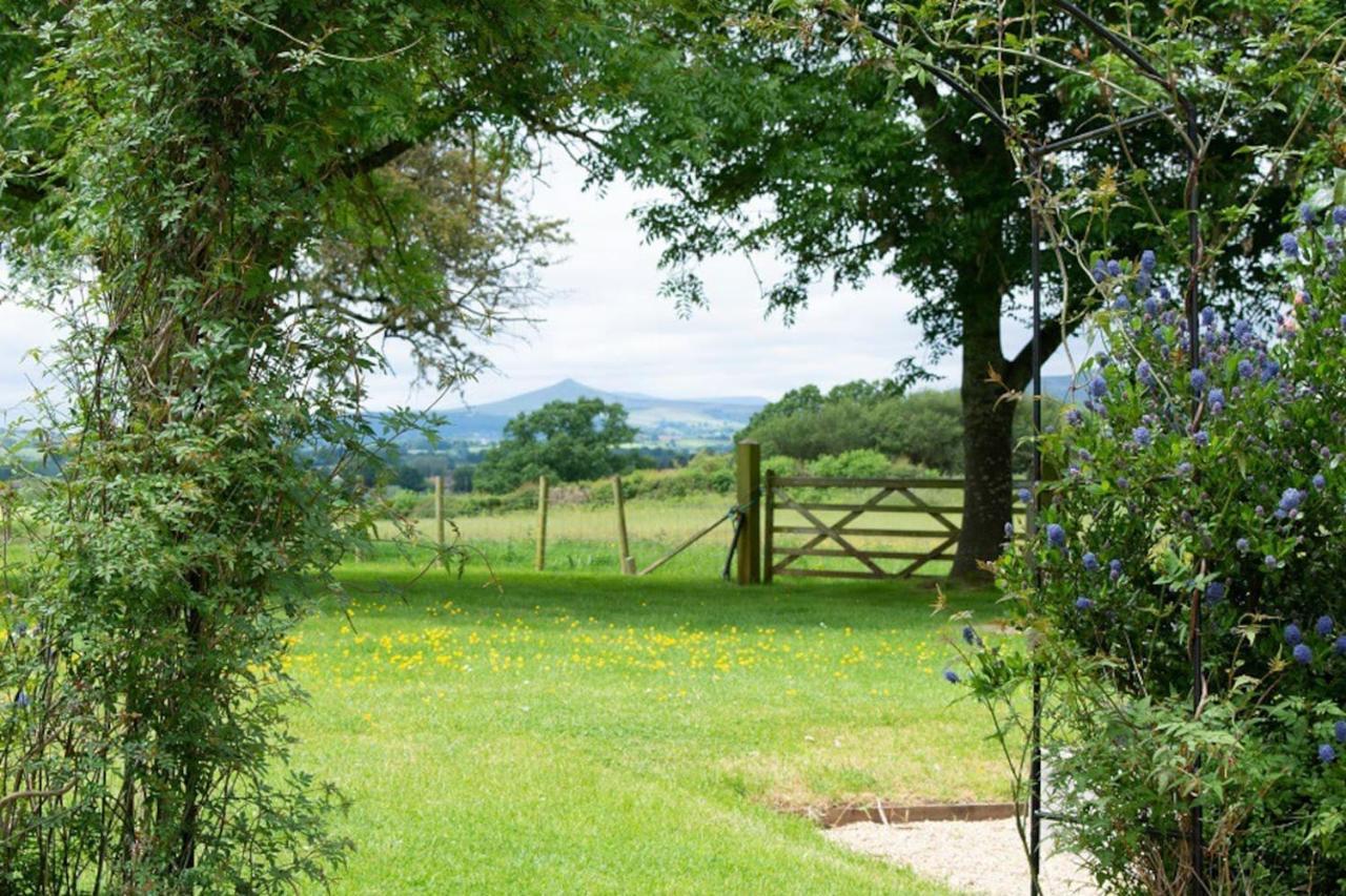 The Tractor Shed Apartment Usk