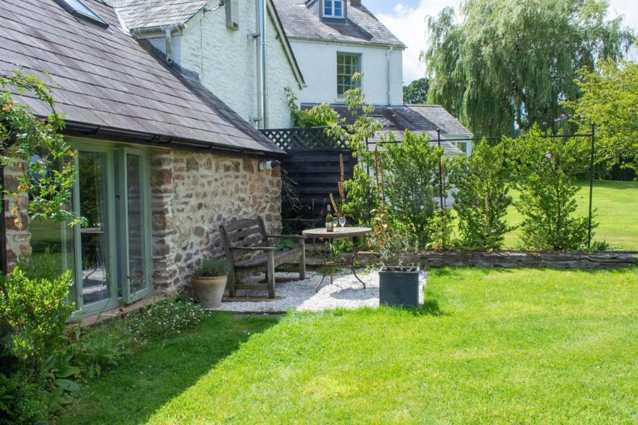 The Tractor Shed Apartment Usk